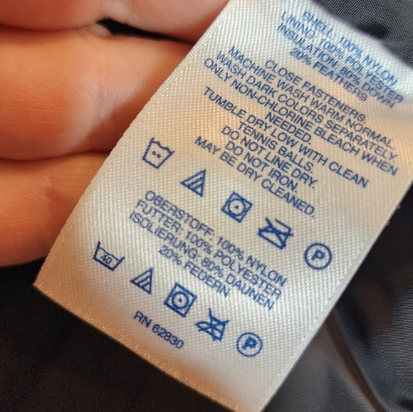 Lands' End down black puffer vest. Women's size Large. - Picture 15 of 15